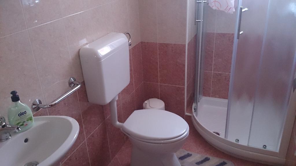 Garden Apartment Maria Върсар Стая снимка